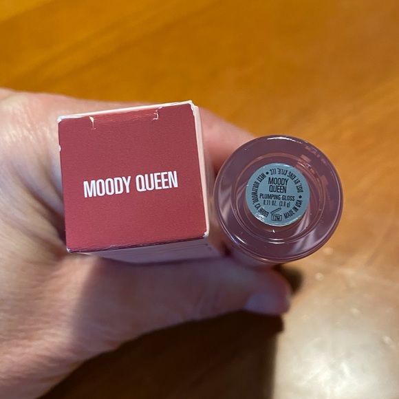 Kylie Jenner Plumping Gloss 💋 - Picture 7 of 10